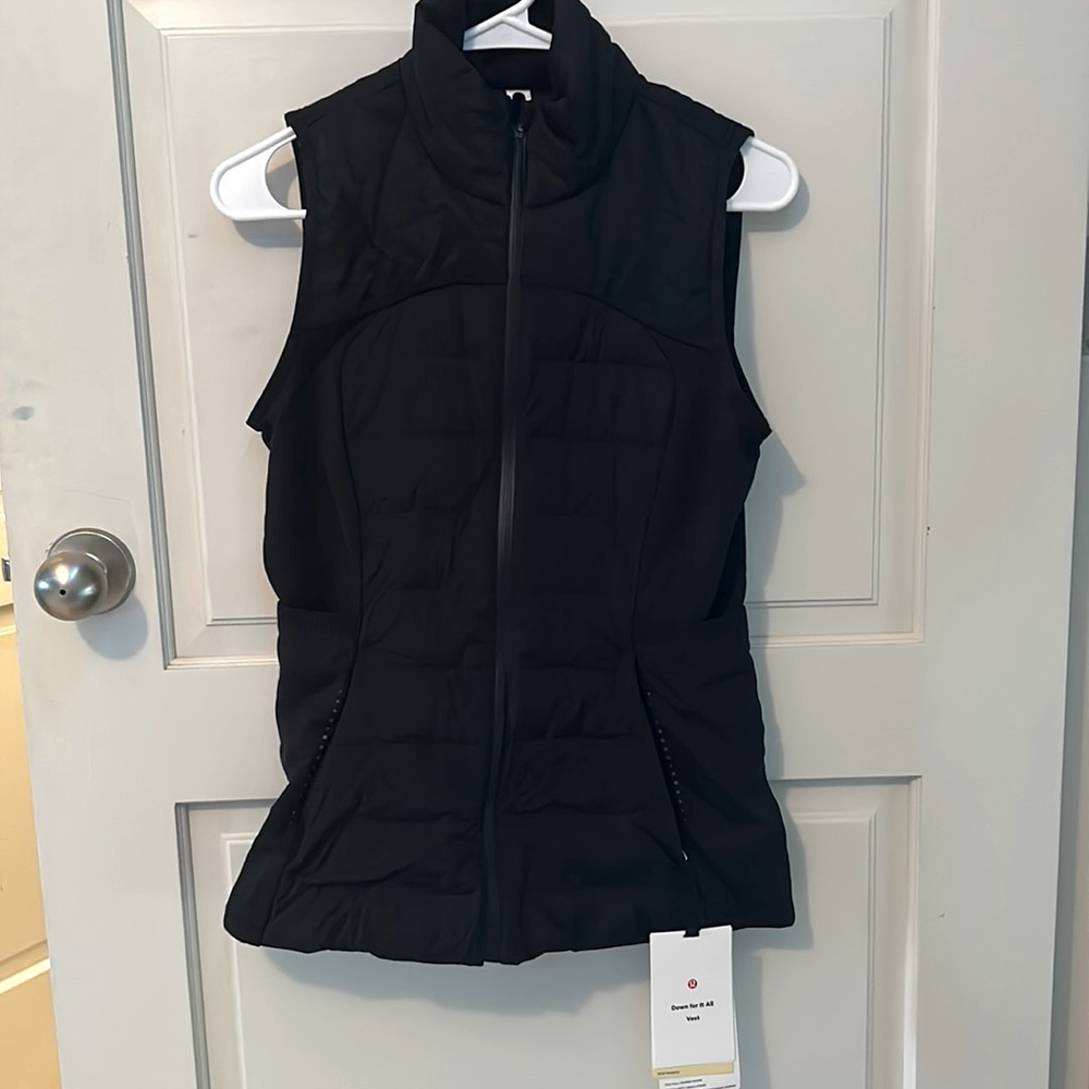 Brand New down for it all vest from Lululemon (size 6, with tags still on)